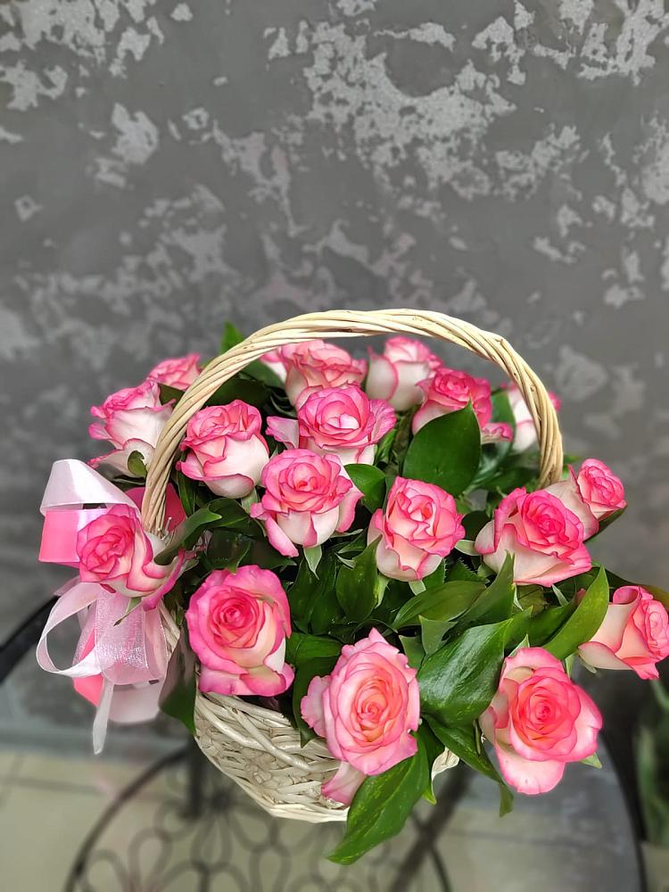 Цветочная композиция из Розы в корзине в Хотынец