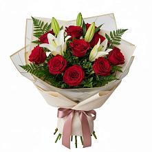 Букет цветов из:  Лилии и Розы в Хотынец