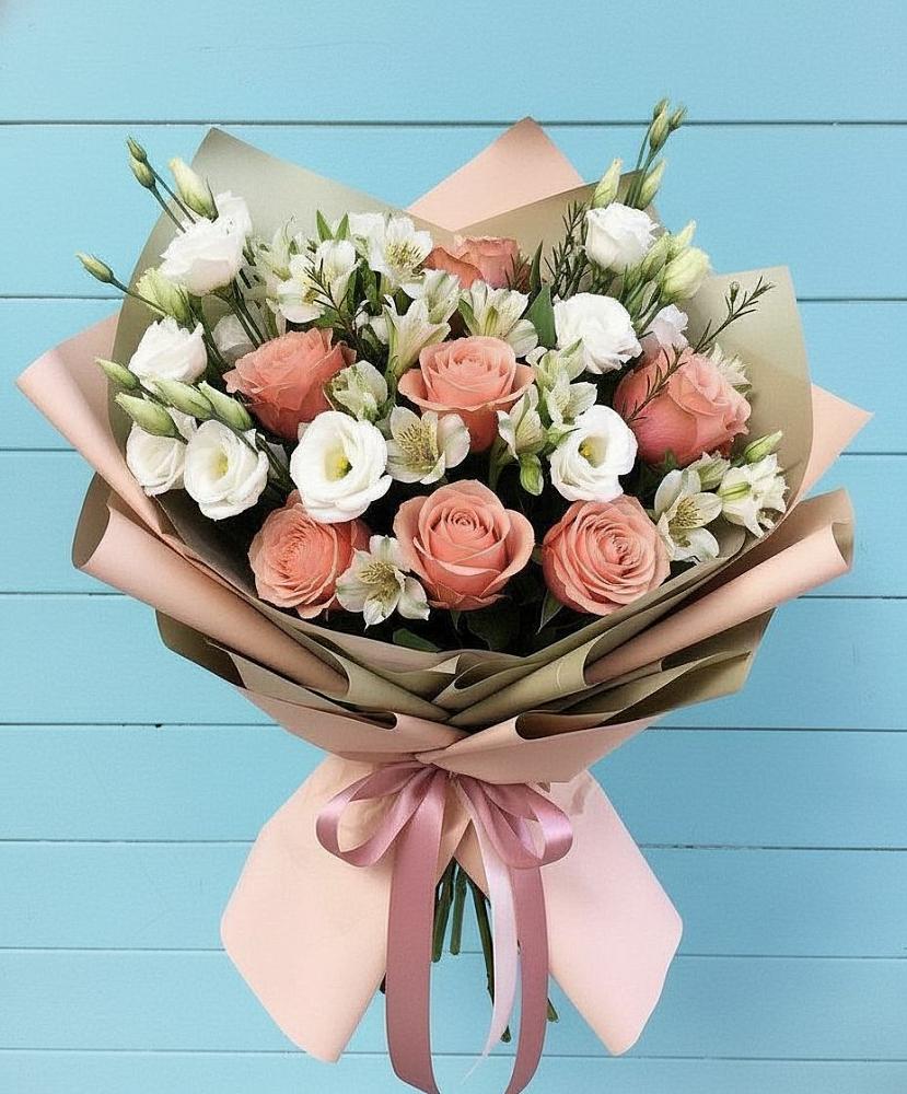 Букет цветов из: Розы, Альстромерии и Лизиантусы в Хотынец