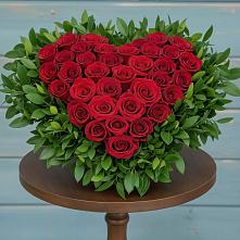 Цветочная композиция из Розы в виде сердца в Хотынец