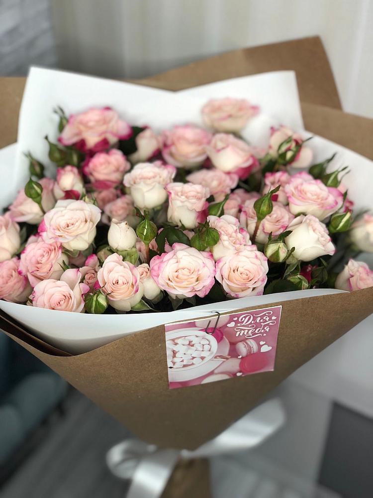 Букет цветов из: Розы в Хотынец