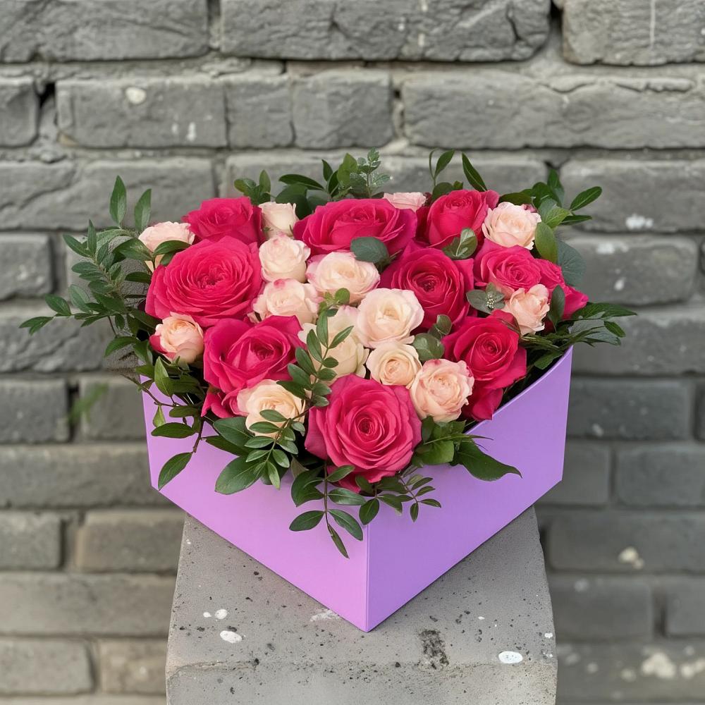 Цветочная композиция из Розы в коробке в Хотынец