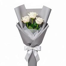 Букет 3 белые розы в Хотынец