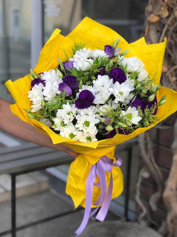 Букет цветов из: Ирисы, Хризантемы и Ромашки в Хотынец