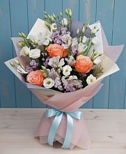 Букет цветов из:  Лизиантусы, Розы, Альстромерии и Гипсофила в Хотынец