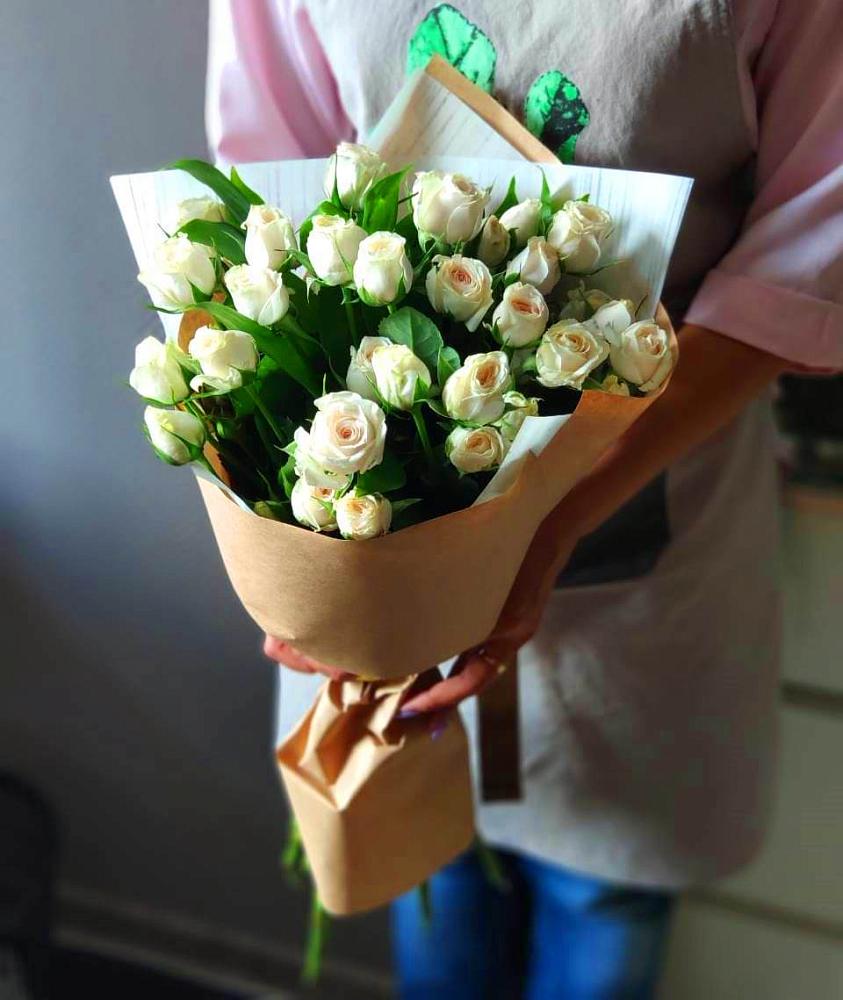 Букет цветов из: Розы в Хотынец
