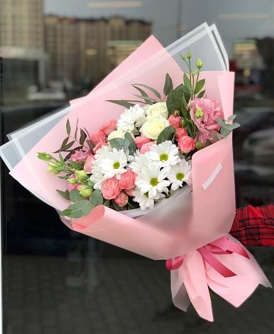 Букет цветов из: Розы, Лизиантусы и Хризантемы в Хотынец