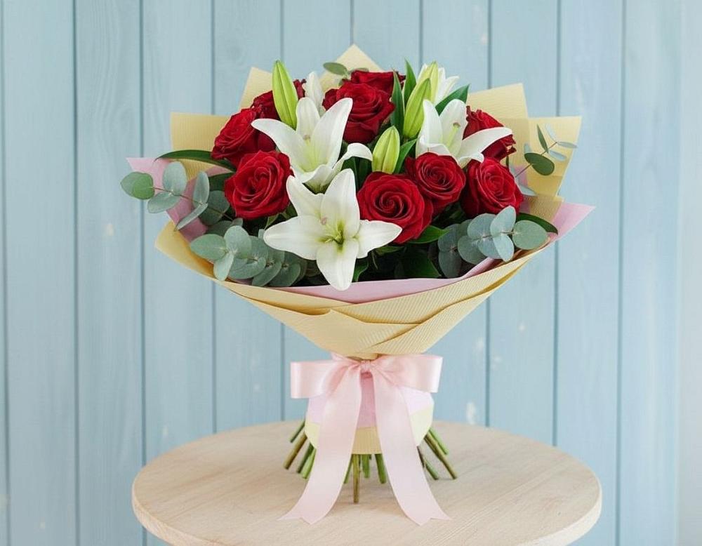 Букет цветов из: Лилии и Розы в Хотынец